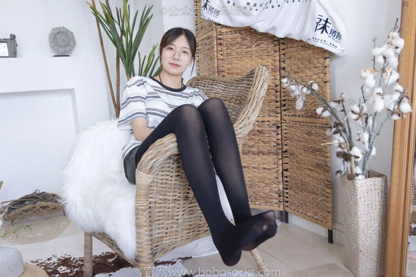 [BoBoSocks袜啵啵]NO.029 小甜豆-平底鞋、厚黑丝、厚肉丝、踩饼干剧情 [144P]插图5